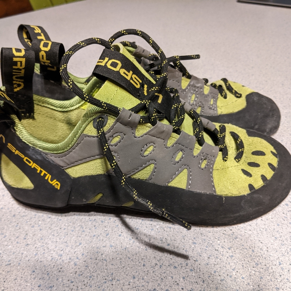 Climbing shoes La Sportiva 38 Tarantulace